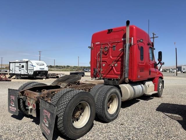 Image of Freightliner Cascadia equipment image 1