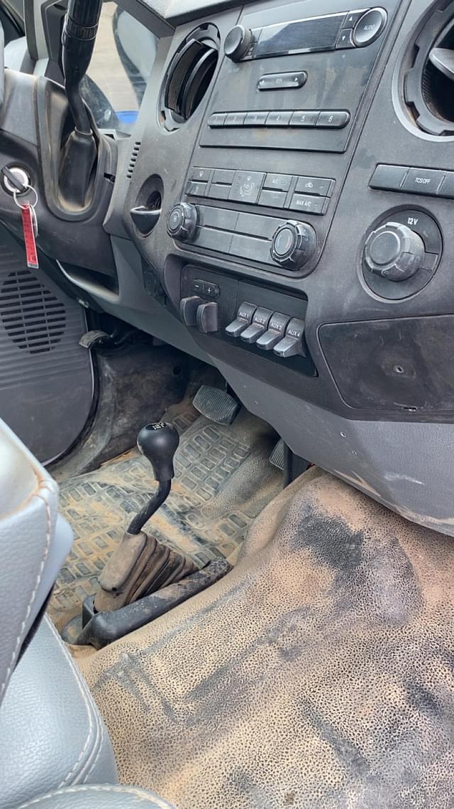 Image of Ford F-550 equipment image 1