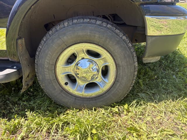 Image of Ford F-150 equipment image 3