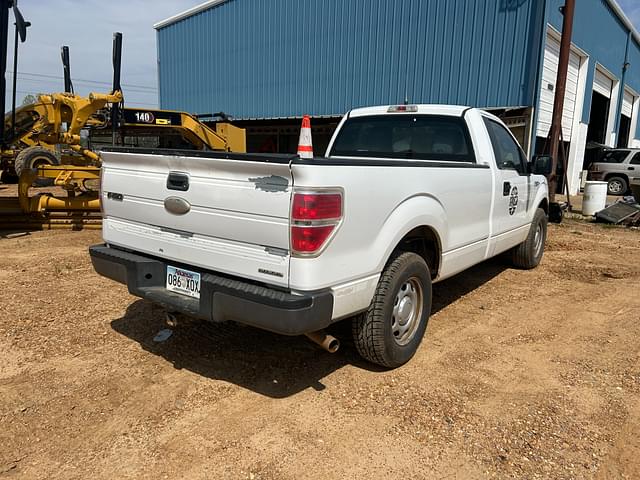 Image of Ford F-150 equipment image 2