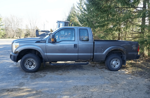 Image of Ford F-250 equipment image 1