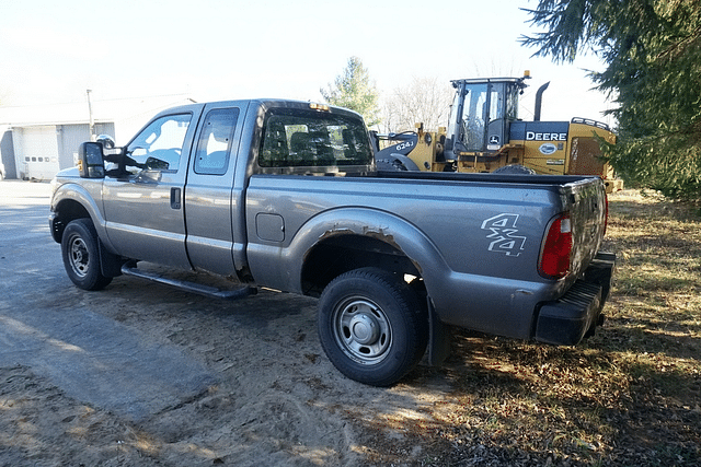 Image of Ford F-250 equipment image 2