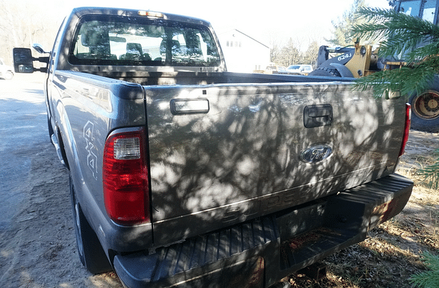 Image of Ford F-250 equipment image 3