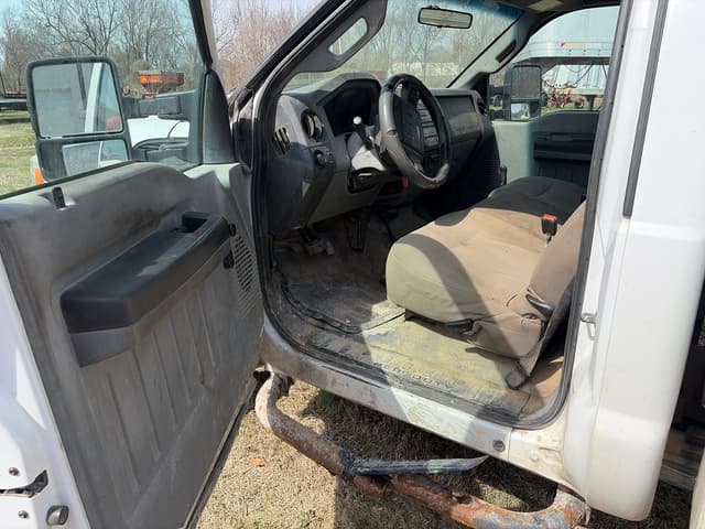 Image of Ford F-250 equipment image 4