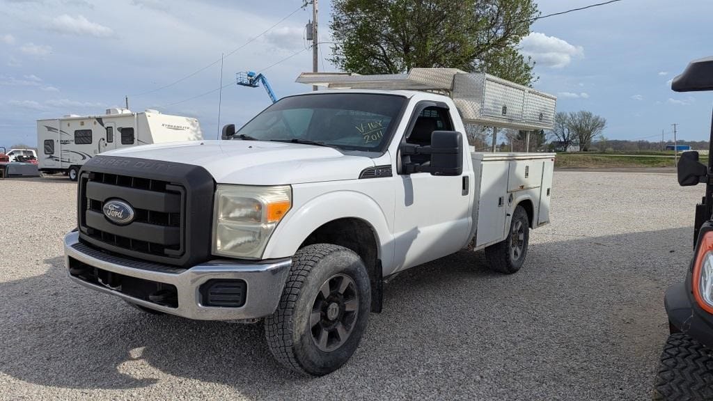 2011 Ford F-250 Equipment Image0