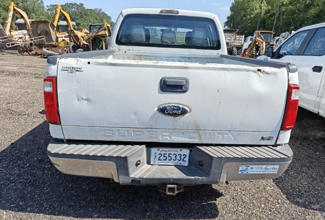 Image of Ford F-250 equipment image 4