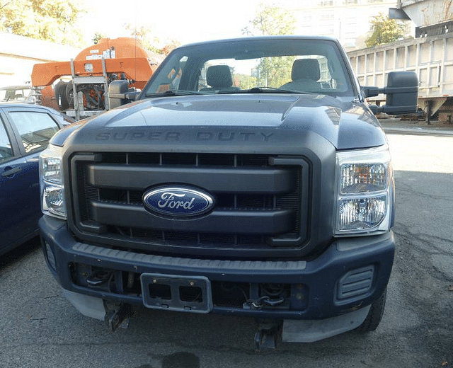 Image of Ford F-250 equipment image 2