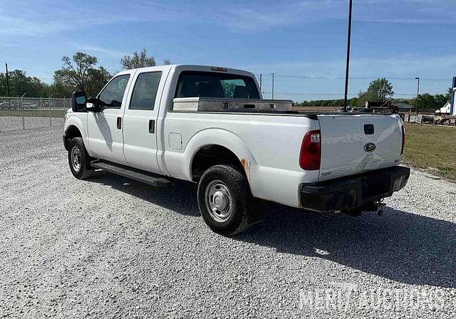 Image of Ford F-250 equipment image 2
