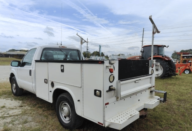 Image of Ford F-250 equipment image 1