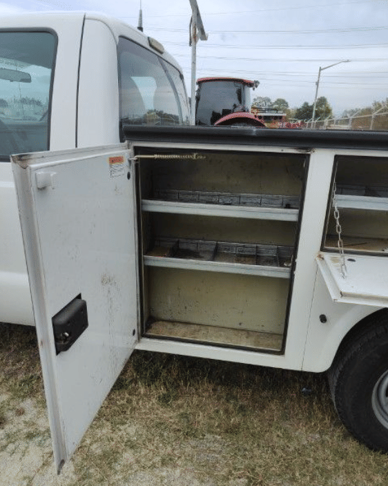 Image of Ford F-250 equipment image 2