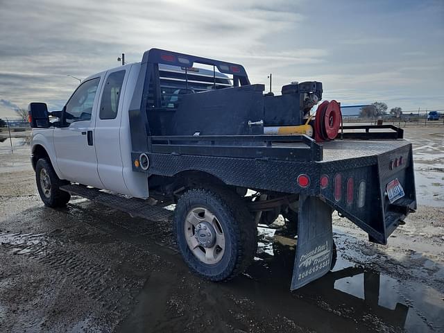 Image of Ford F-250 equipment image 4