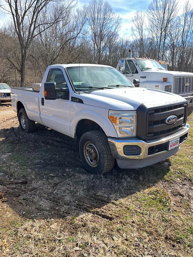 Image of Ford F-250 equipment image 2