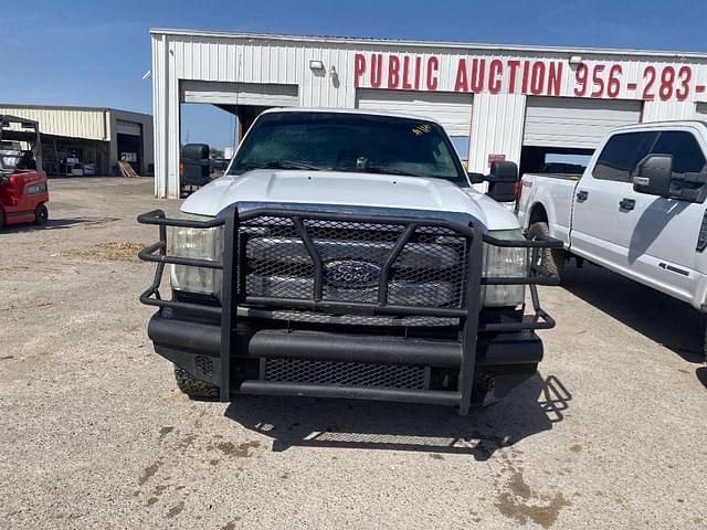 Image of Ford F-250 equipment image 2