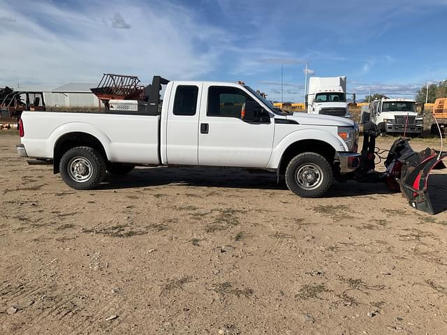 Image of Ford F-250 equipment image 3