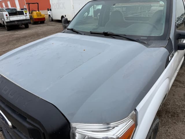 Image of Ford F-250 equipment image 2