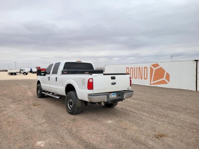 Image of Ford F-250 equipment image 2