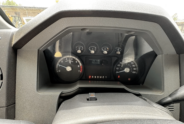 Image of Ford F-350 equipment image 3