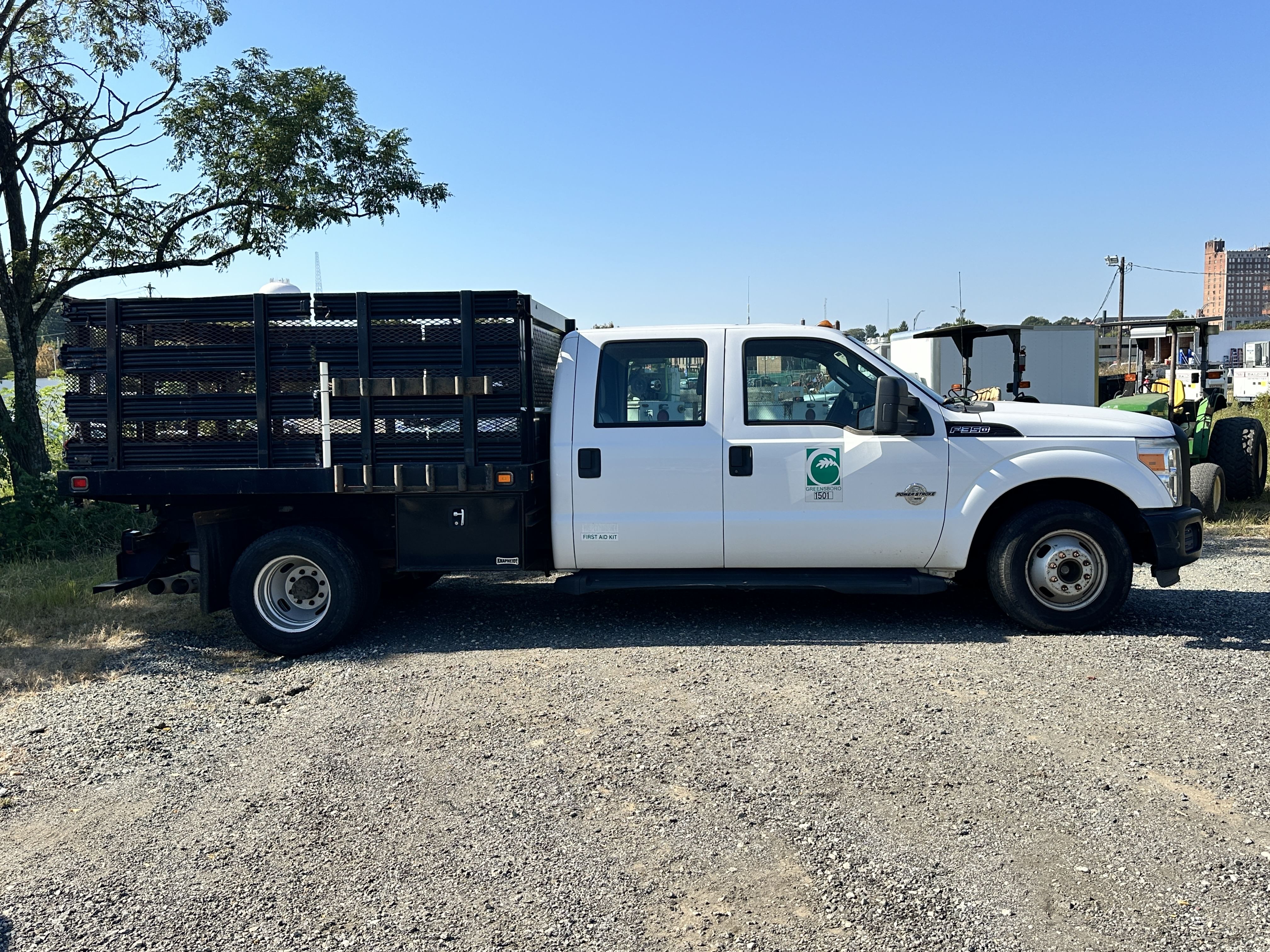 2011 Ford F-350 Equipment Image0