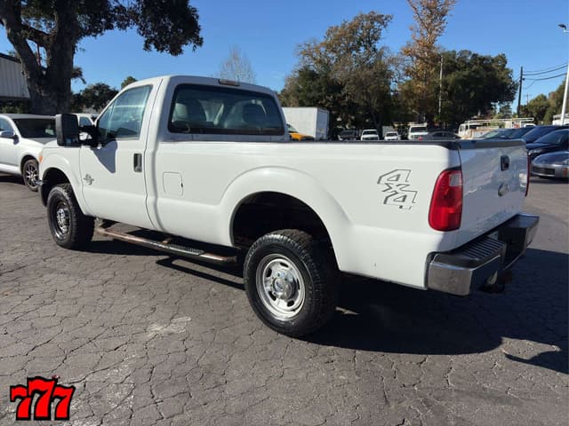 Image of Ford F-350 equipment image 3