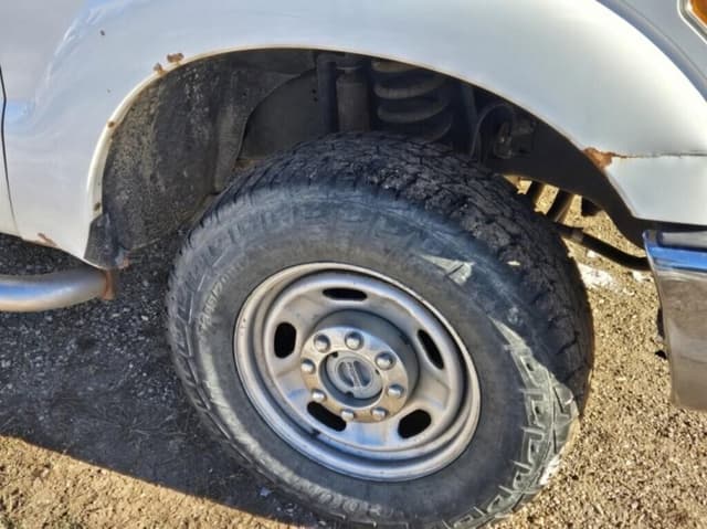 Image of Ford F-350 equipment image 4