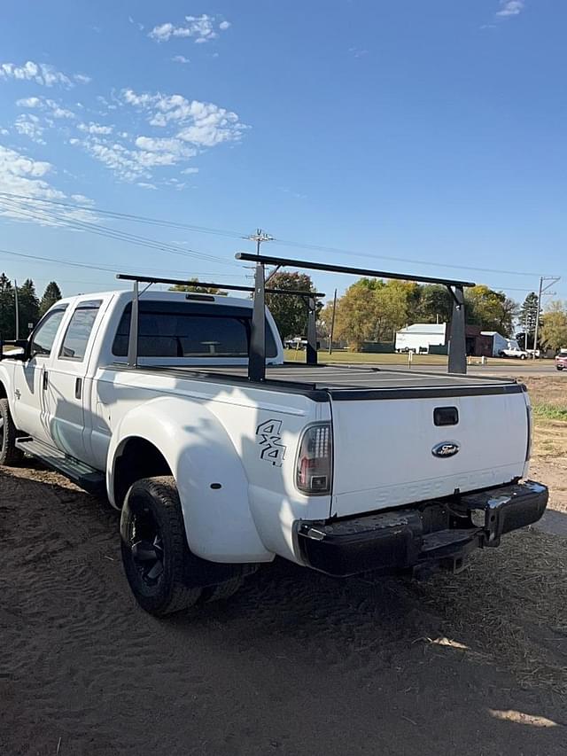 Image of Ford F-350 equipment image 3