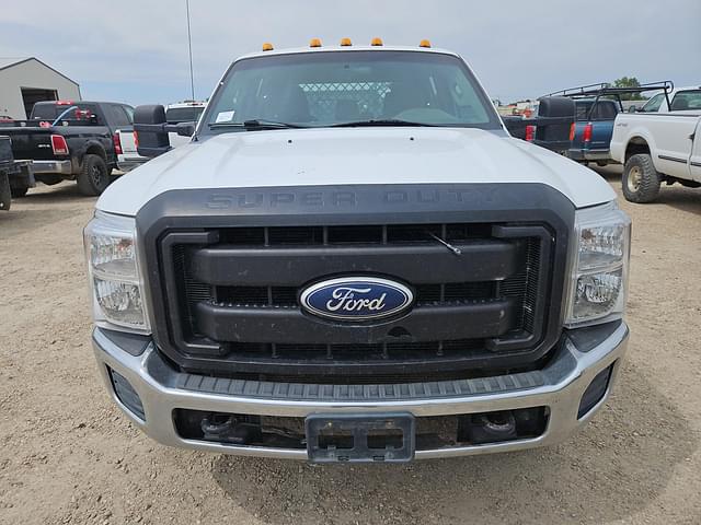 Image of Ford F-350 equipment image 1