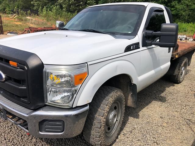 Image of Ford F-350 equipment image 1