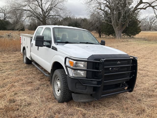 Image of Ford F-350 equipment image 1