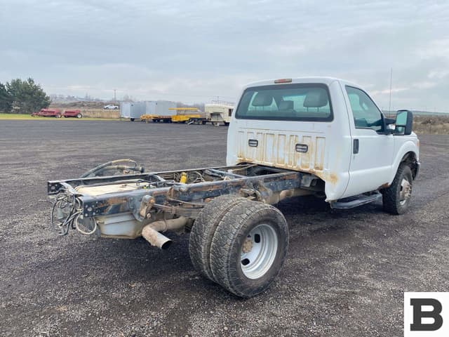 Image of Ford F-350 equipment image 4