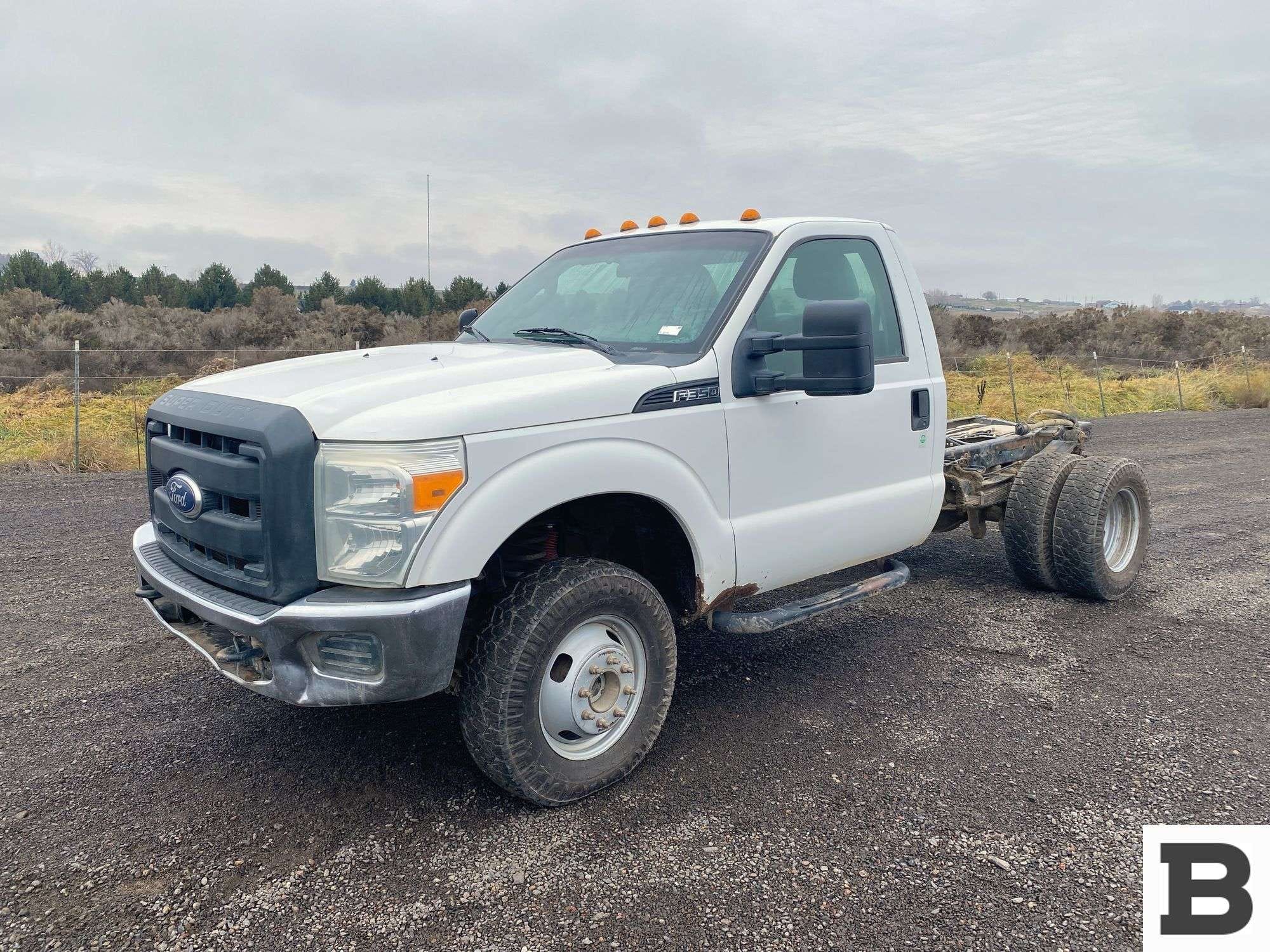 2011 Ford F-350 Equipment Image0