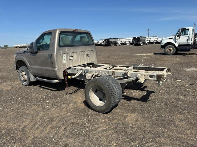Image of Ford F-350 equipment image 2