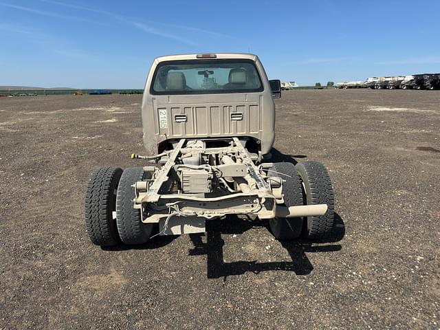 Image of Ford F-350 equipment image 3