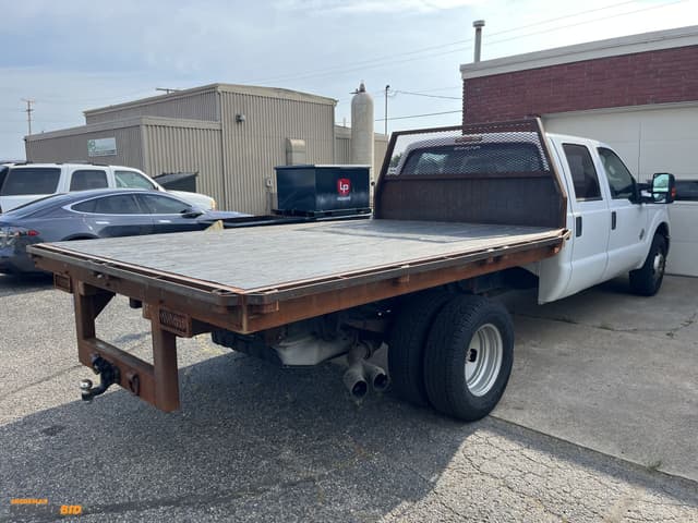 Image of Ford F-350 equipment image 4