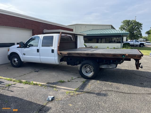 Image of Ford F-350 equipment image 1