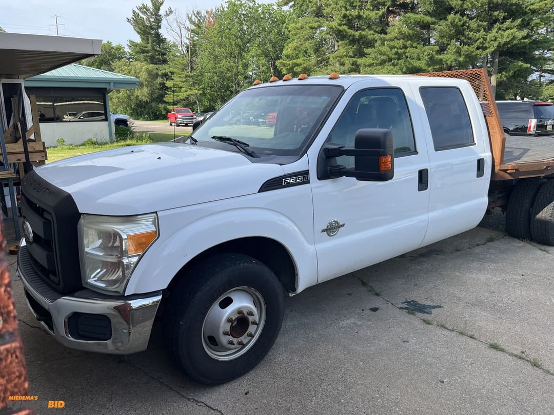 Image of Ford F-350 Primary image