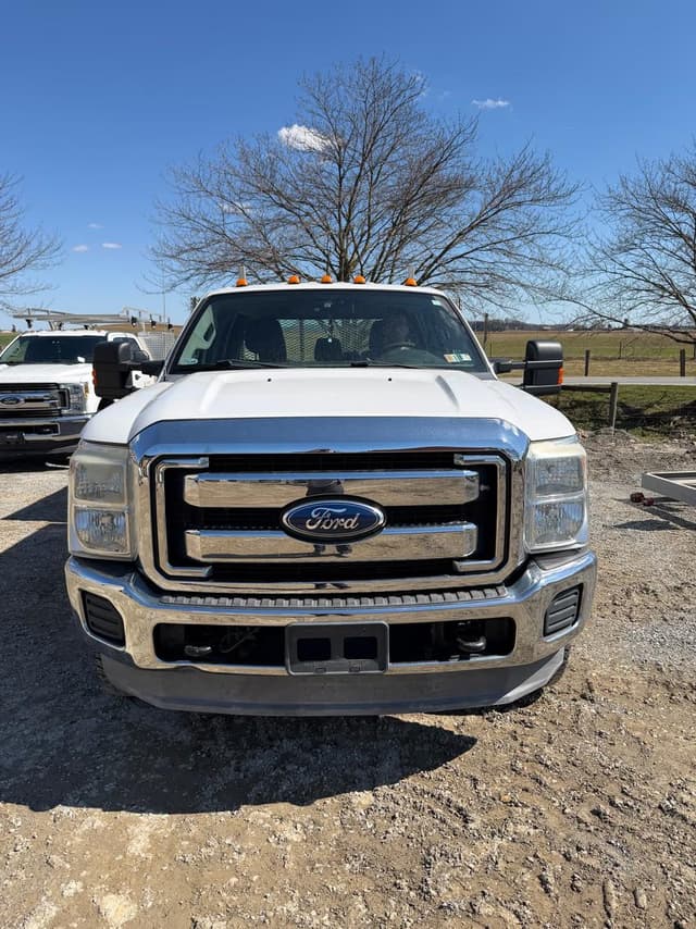 Image of Ford F-350 equipment image 1