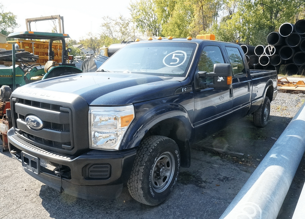 Image of Ford F-350 Primary image