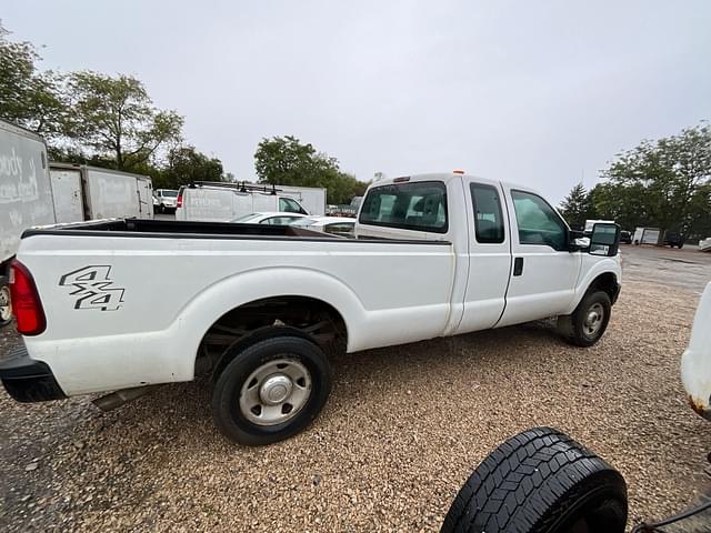 Image of Ford F-350 equipment image 4