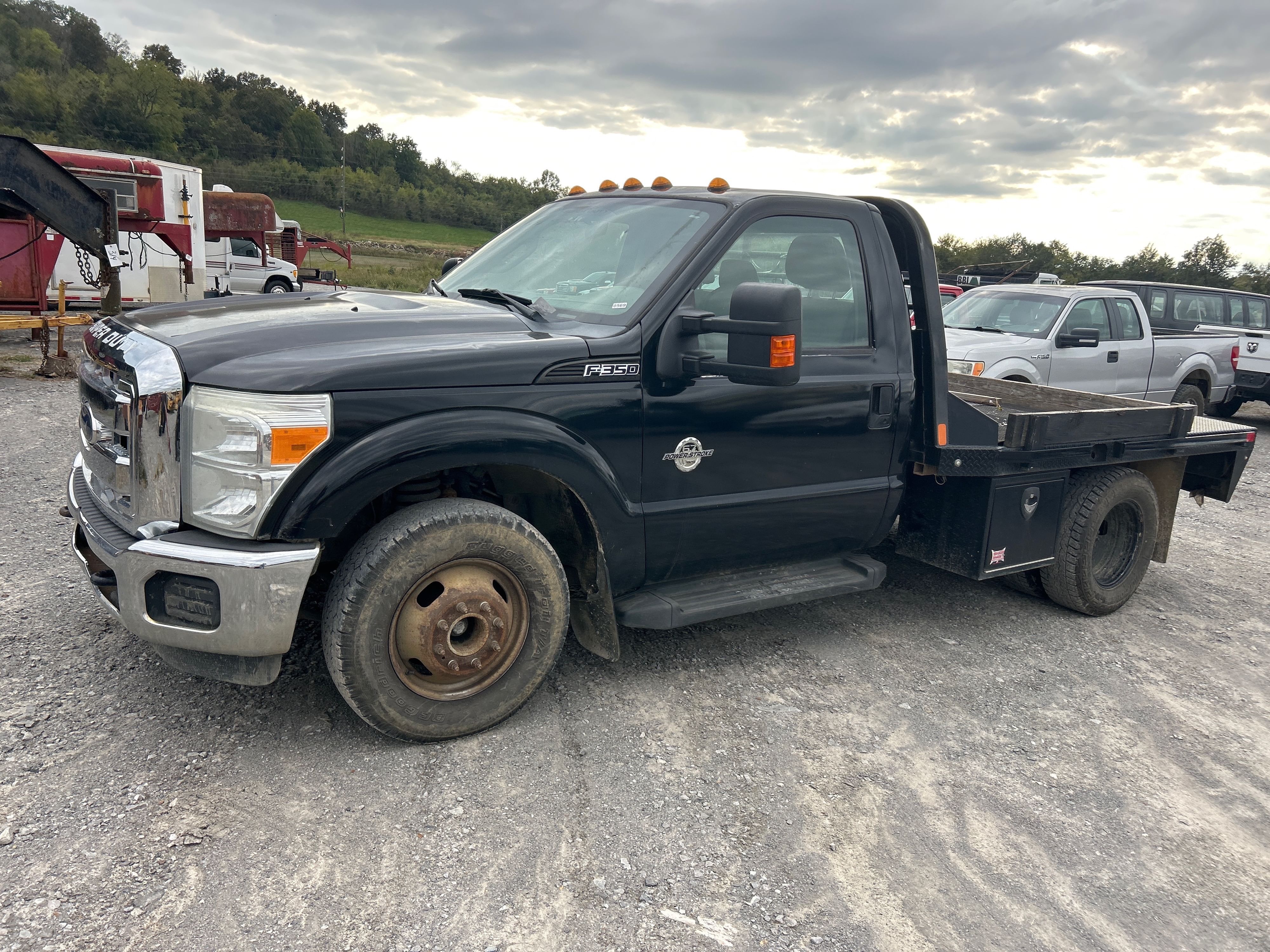 2011 Ford F-350 Equipment Image0
