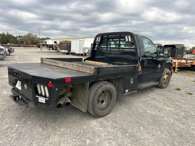 Image of Ford F-350 equipment image 3