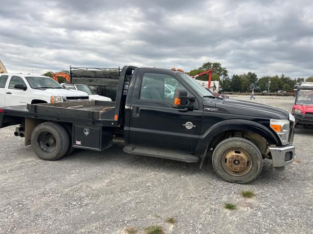 Image of Ford F-350 equipment image 4