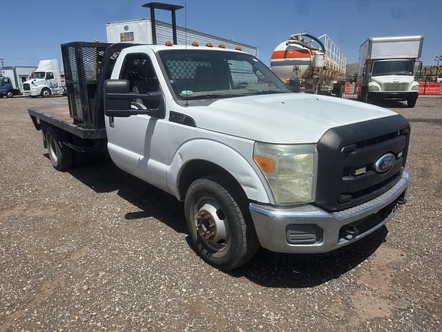 Image of Ford F-350 equipment image 3