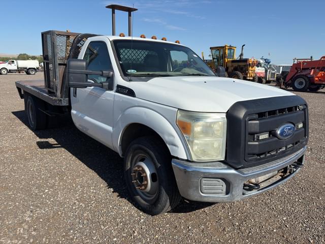 Image of Ford F-350 equipment image 3