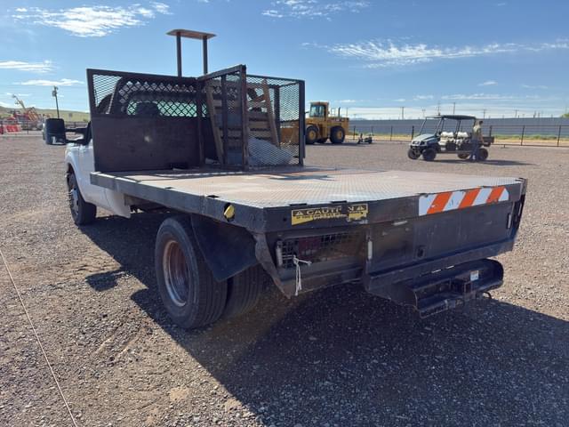 Image of Ford F-350 equipment image 1