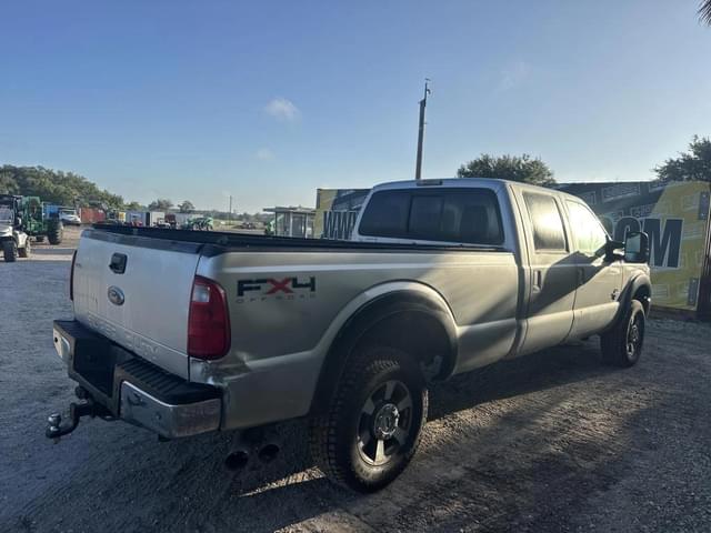 Image of Ford F-350 equipment image 2