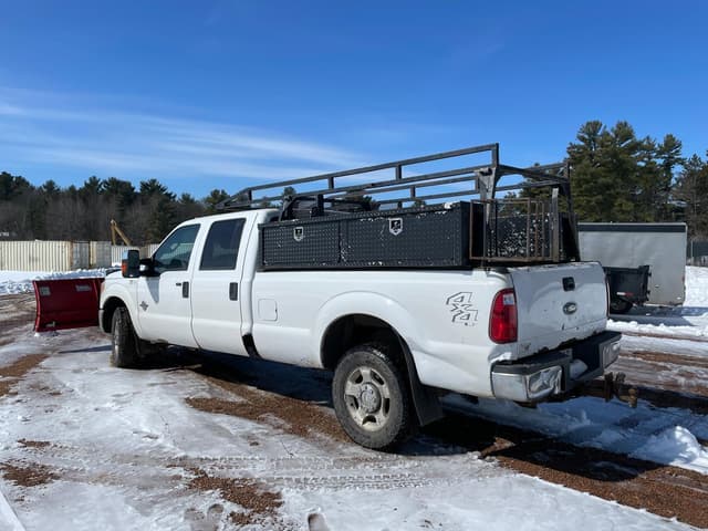 Image of Ford F-350 equipment image 3