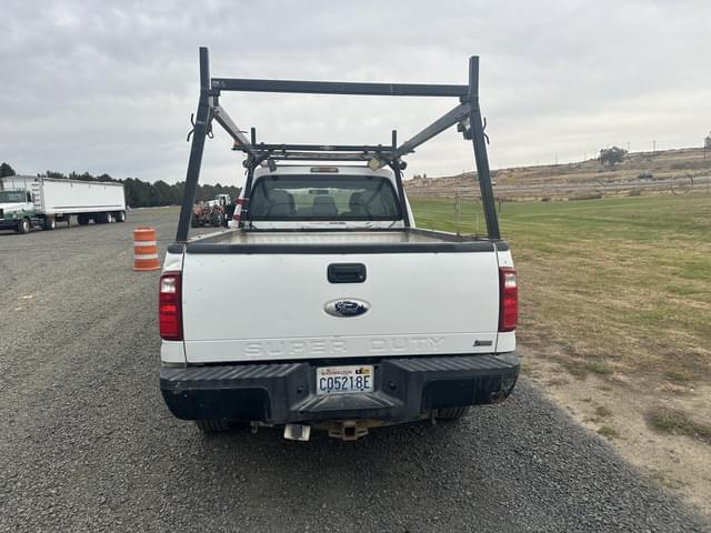 Image of Ford F-350 equipment image 3