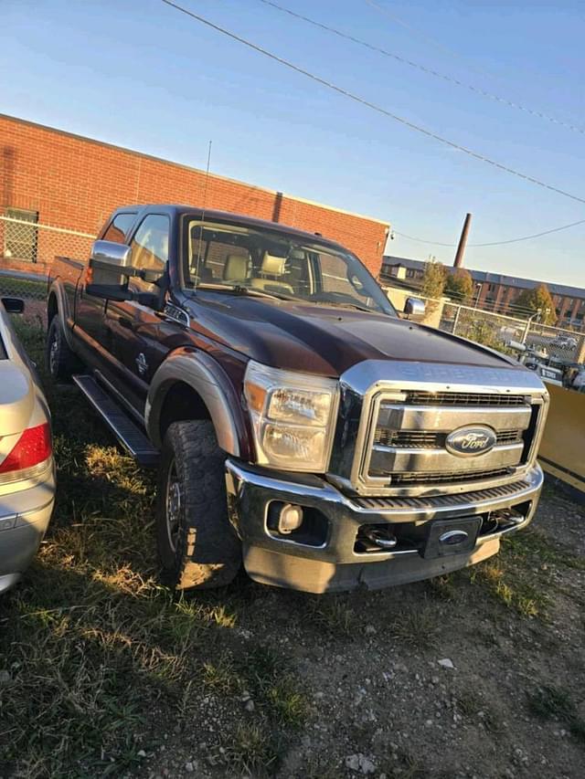 Image of Ford F-350 equipment image 3