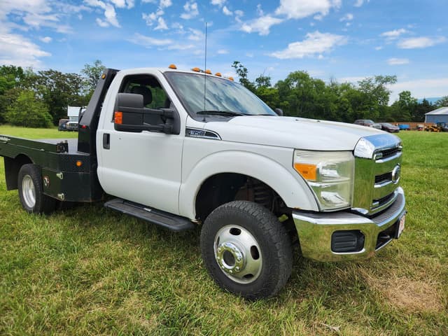 Image of Ford F-350 equipment image 3