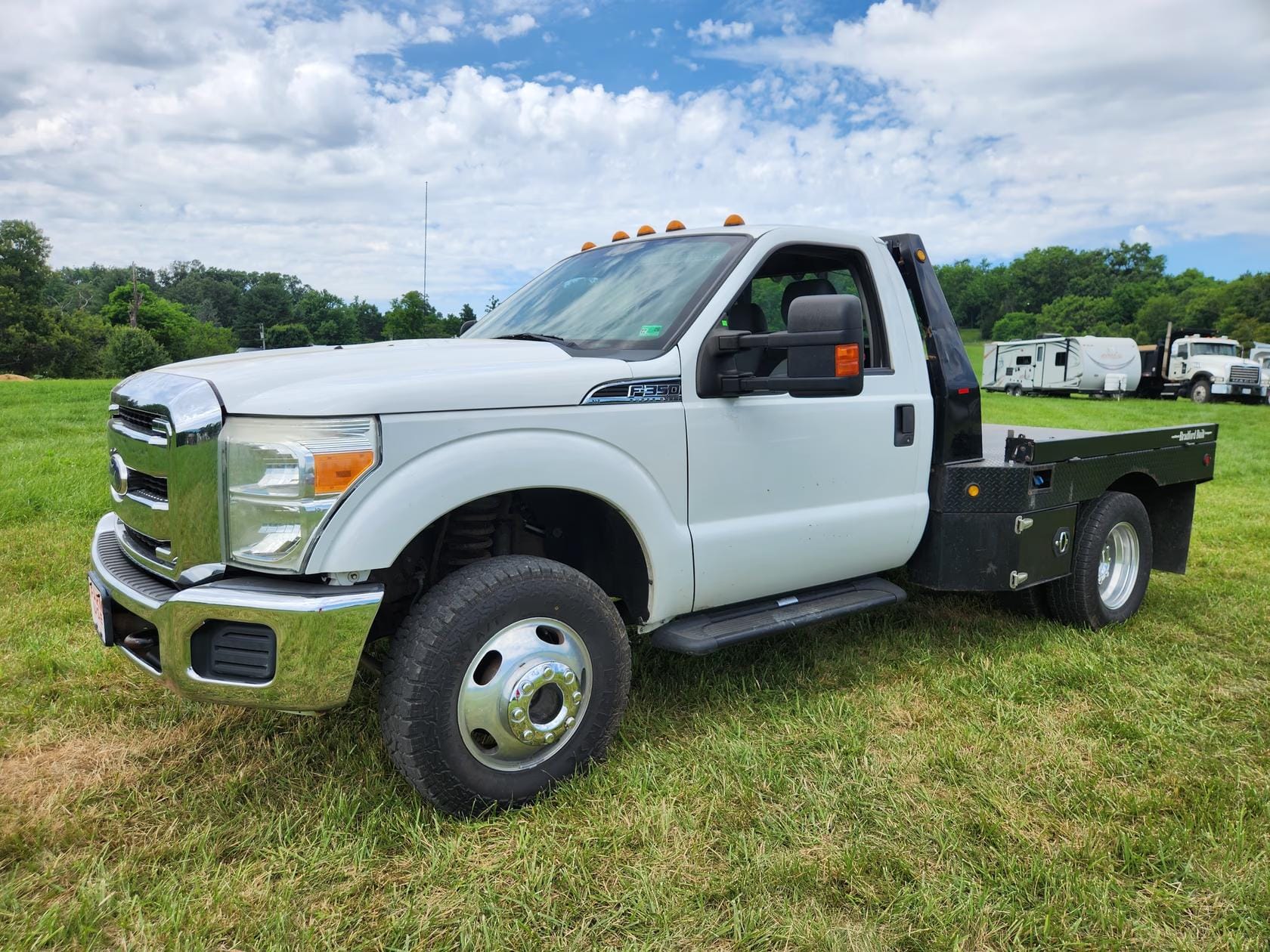 2011 Ford F-350 Equipment Image0